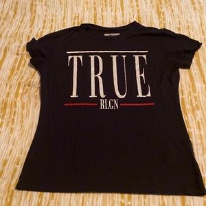 Black diamond accented a true Religion tee!